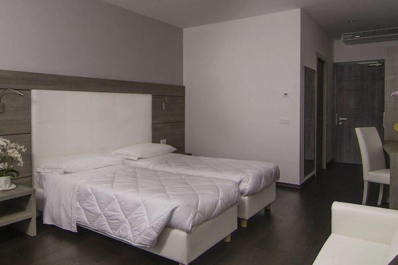 Hotel Gardesana Riva del Garda Esterno foto