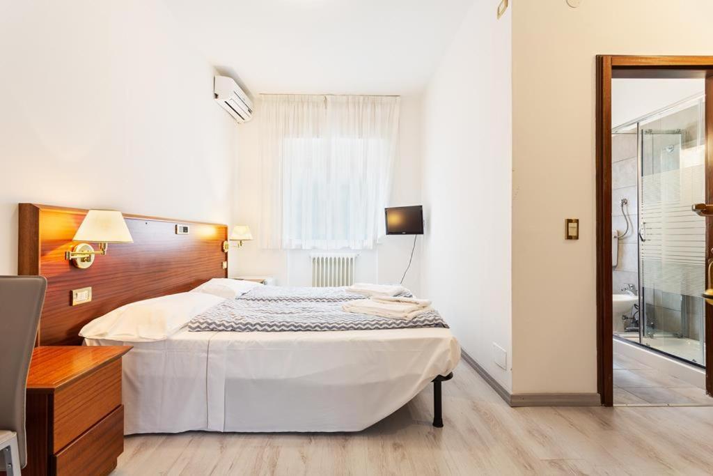 Hotel Gardesana Riva del Garda Esterno foto