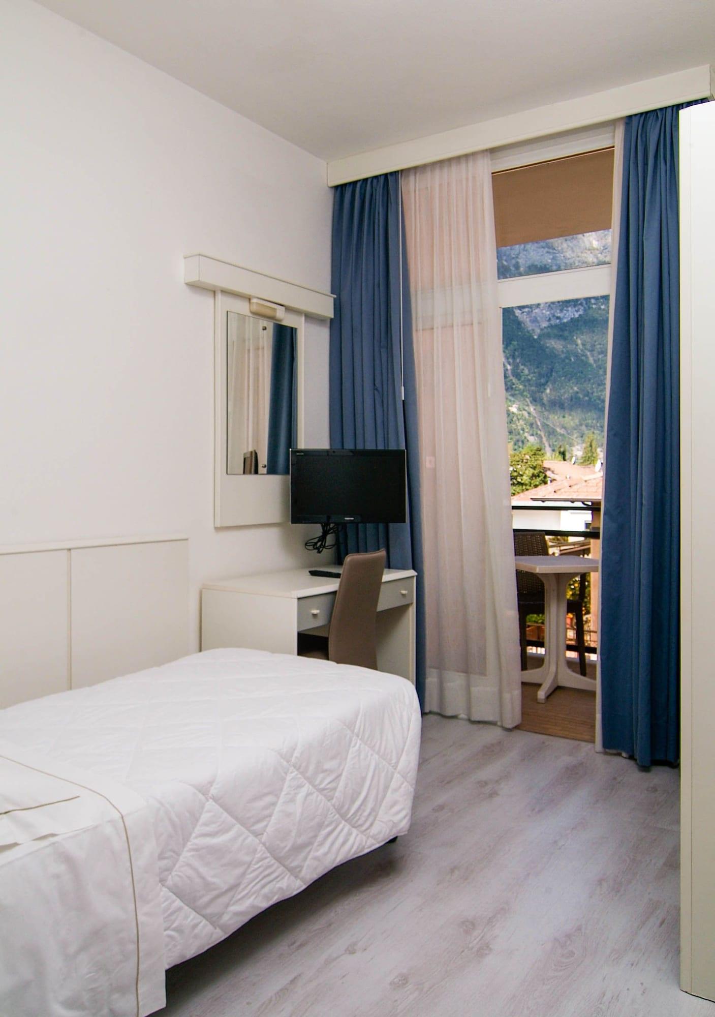 Hotel Gardesana Riva del Garda Esterno foto