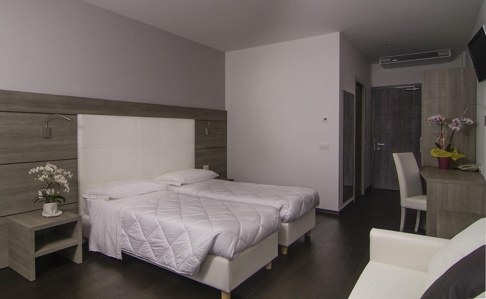 Hotel Gardesana Riva del Garda Esterno foto