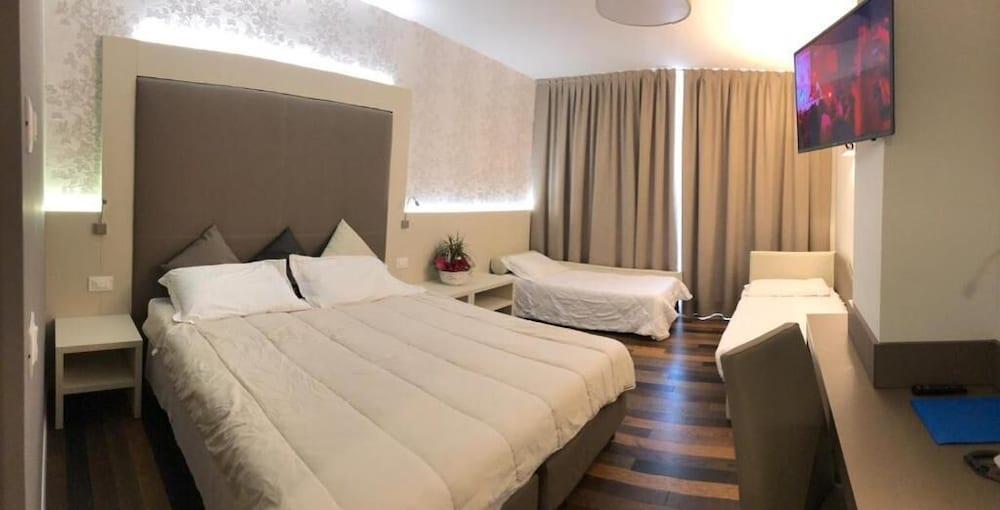 Hotel Gardesana Riva del Garda Esterno foto