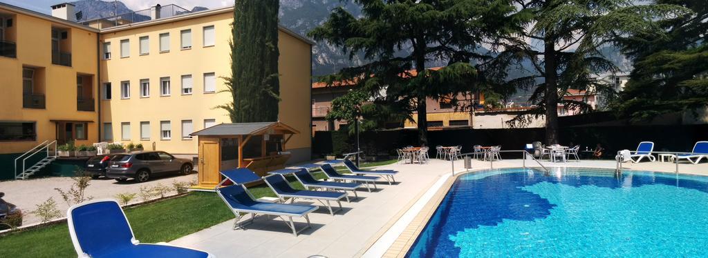 Hotel Gardesana Riva del Garda Esterno foto