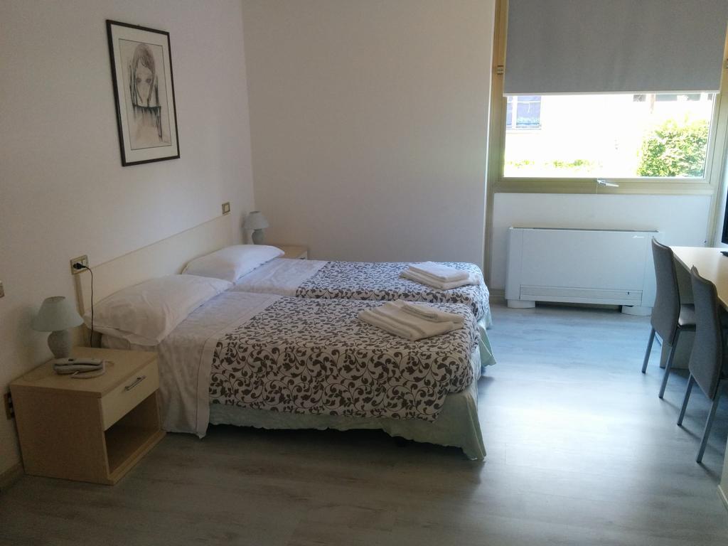 Hotel Gardesana Riva del Garda Esterno foto