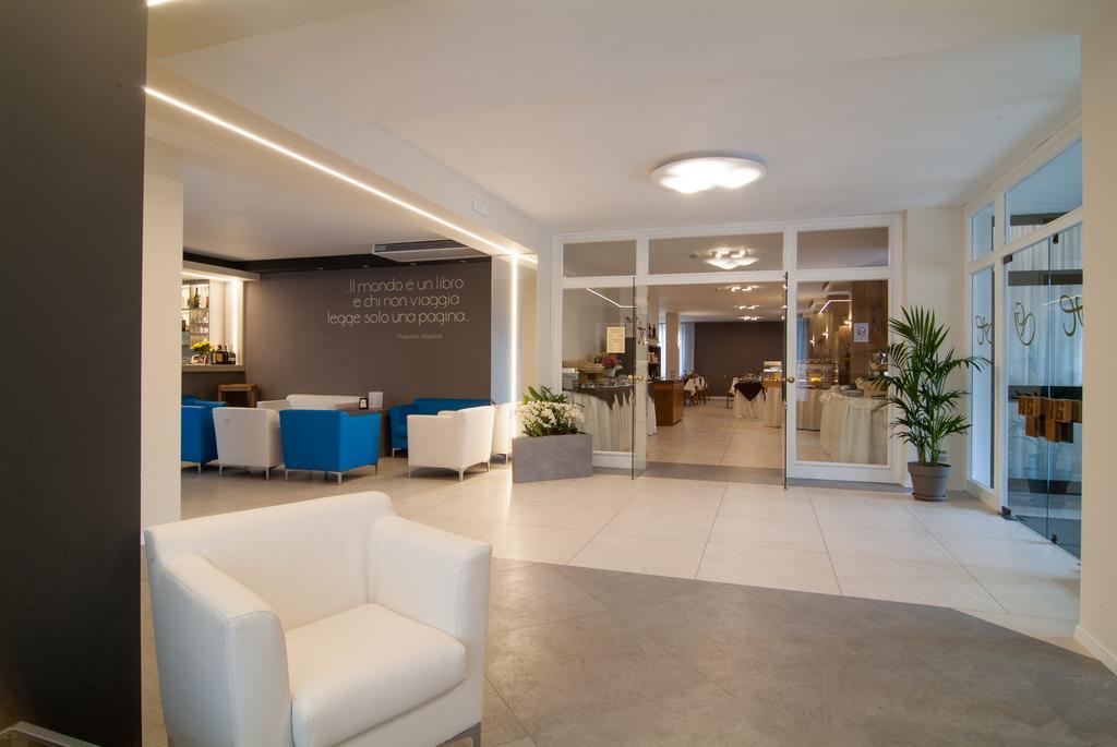Hotel Gardesana Riva del Garda Esterno foto