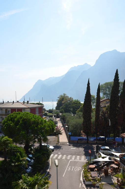 Hotel Gardesana Riva del Garda Esterno foto