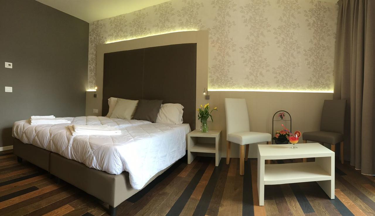Hotel Gardesana Riva del Garda Esterno foto