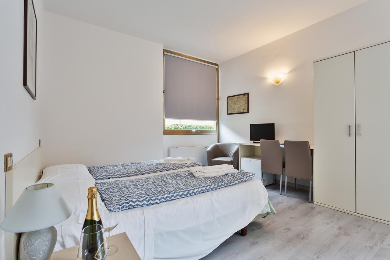 Hotel Gardesana Riva del Garda Esterno foto