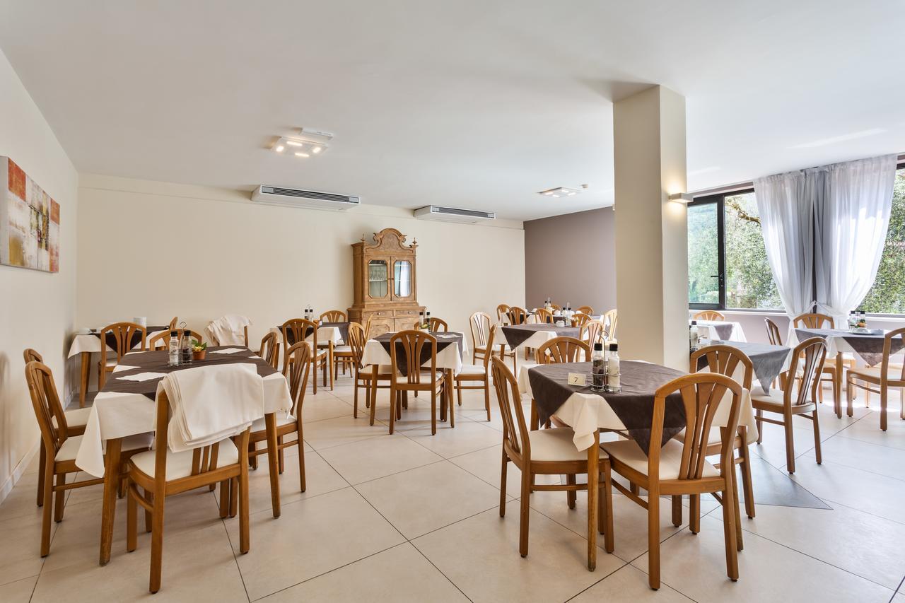 Hotel Gardesana Riva del Garda Esterno foto