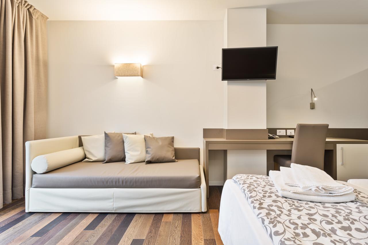 Hotel Gardesana Riva del Garda Esterno foto