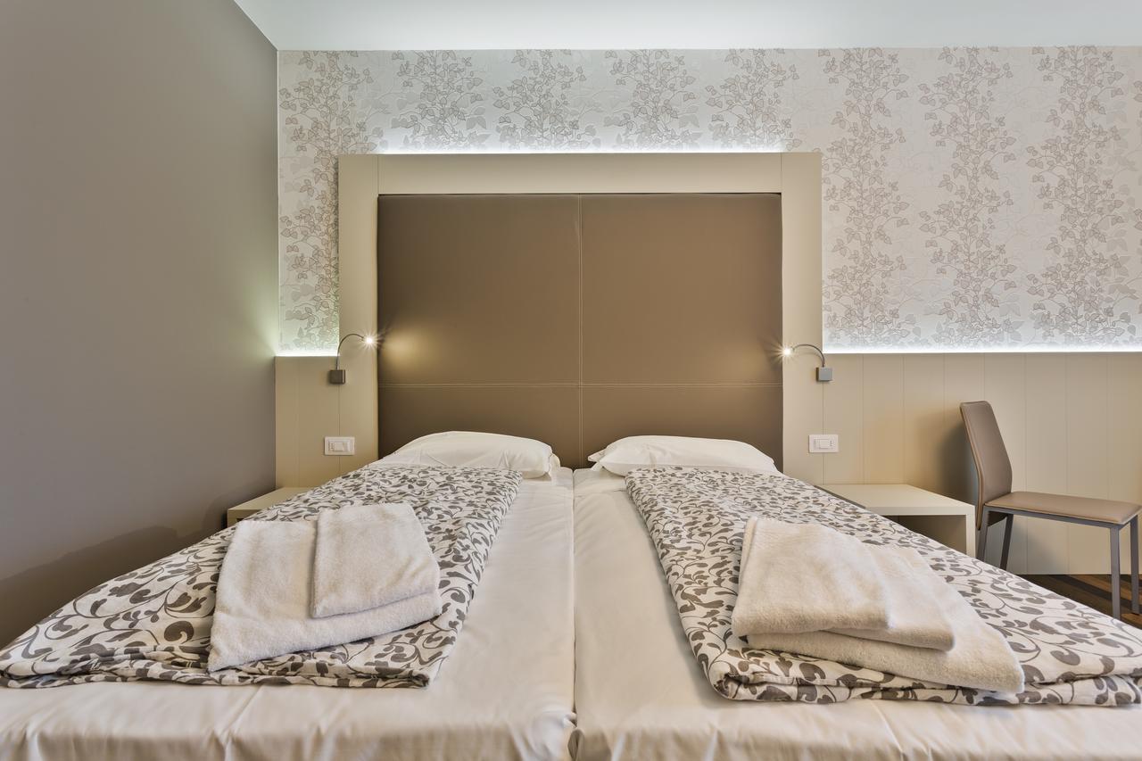 Hotel Gardesana Riva del Garda Esterno foto