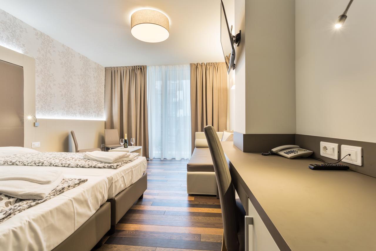 Hotel Gardesana Riva del Garda Esterno foto