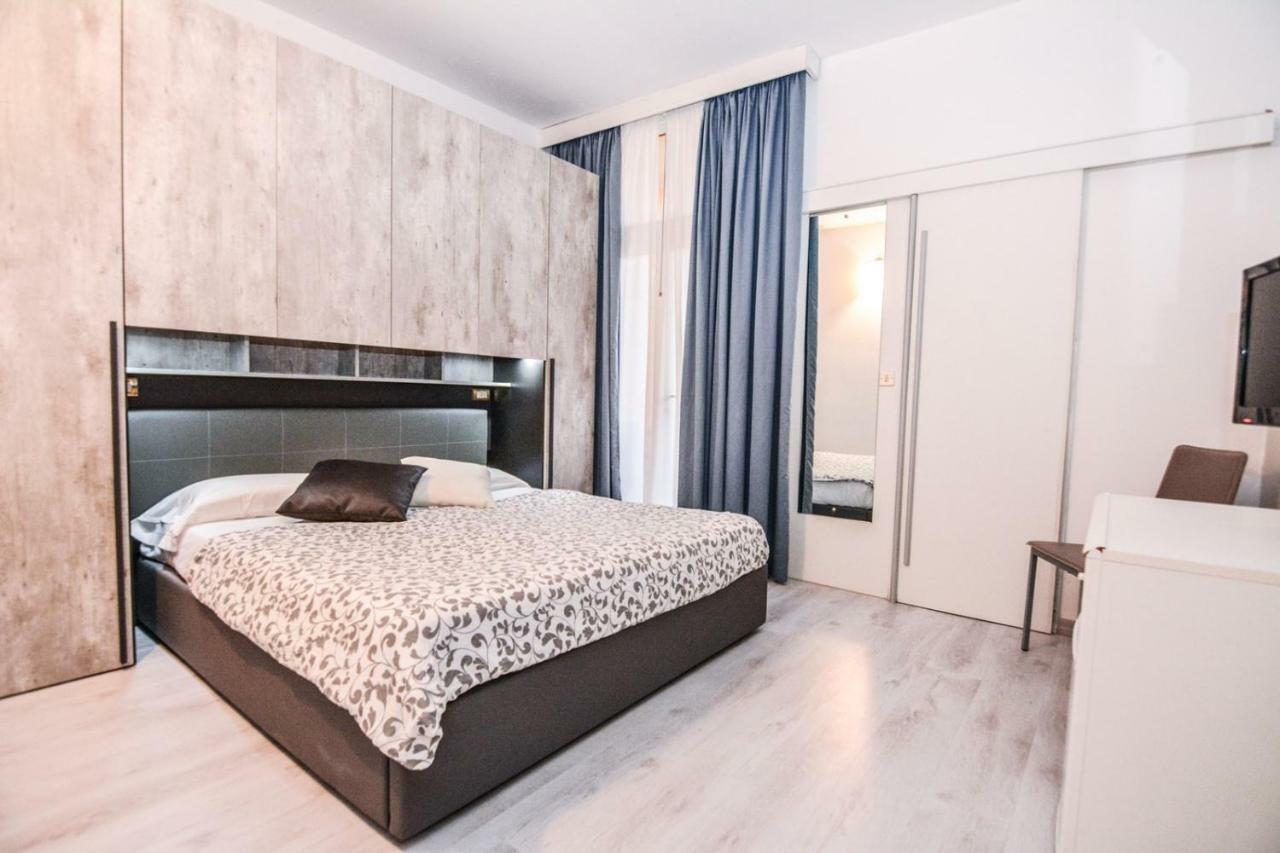 Hotel Gardesana Riva del Garda Esterno foto