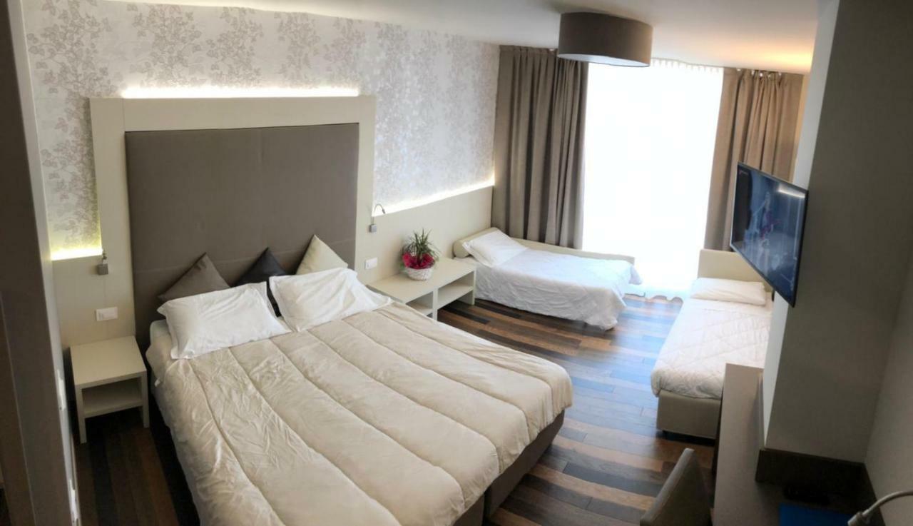 Hotel Gardesana Riva del Garda Esterno foto